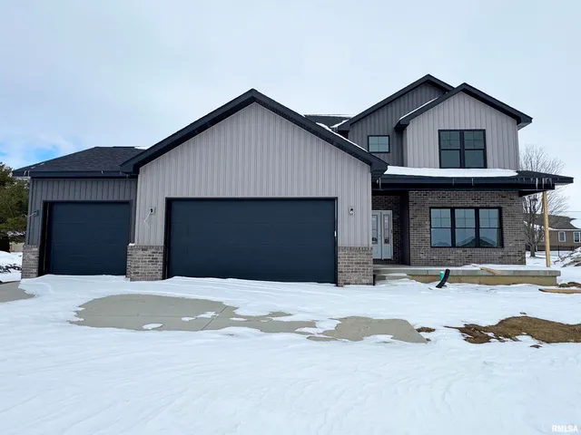 $549,900 | 412 Manor Hill Drive, Chatham, IL 62629