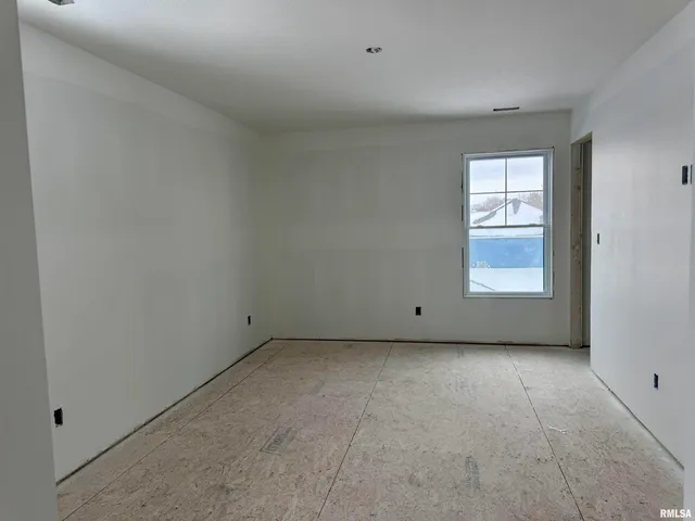 $549,900 | 412 Manor Hill Drive, Chatham, IL 62629