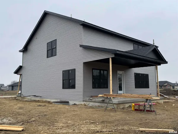 $549,900 | 412 Manor Hill Drive, Chatham, IL 62629