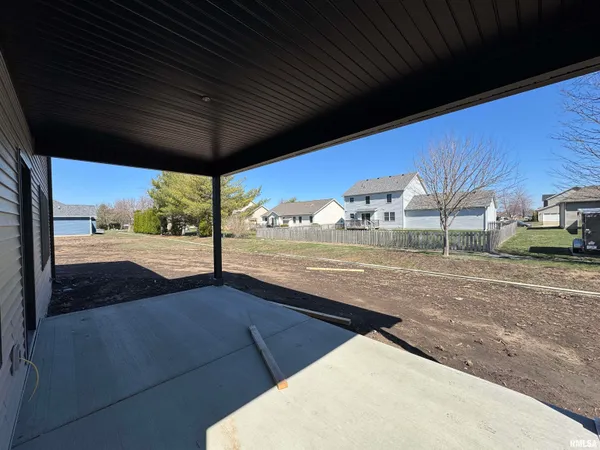 $549,900 | 412 Manor Hill Drive, Chatham, IL 62629
