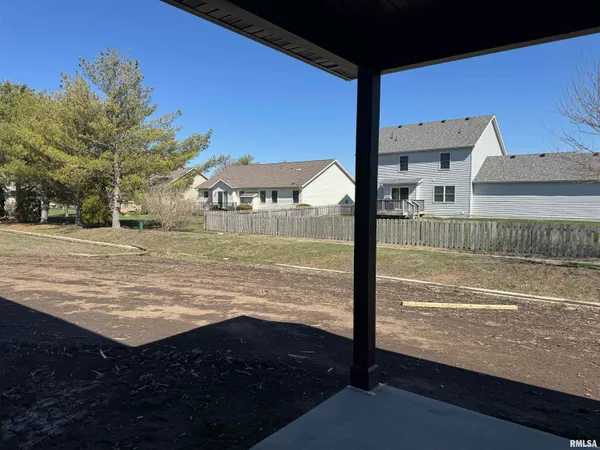 $549,900 | 412 Manor Hill Drive, Chatham, IL 62629