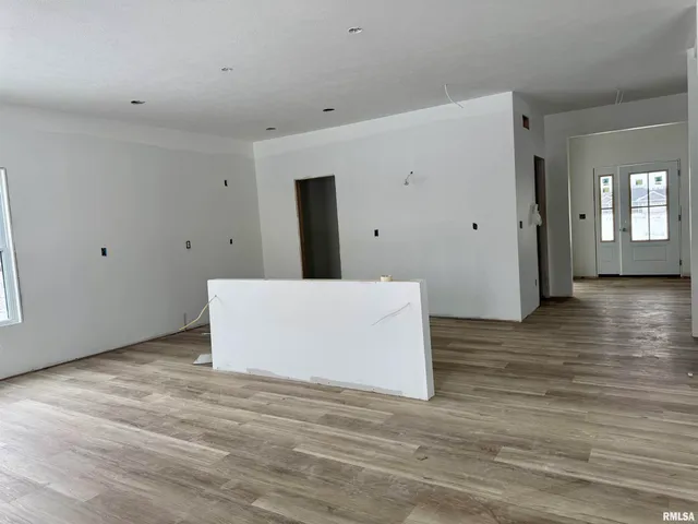 $549,900 | 412 Manor Hill Drive, Chatham, IL 62629