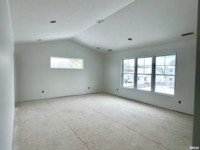 $549,900 | 412 Manor Hill Drive, Chatham, IL 62629