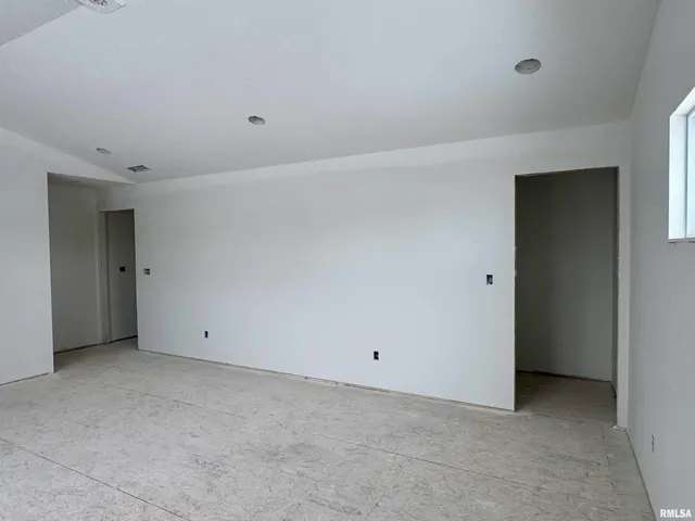 $549,900 | 412 Manor Hill Drive, Chatham, IL 62629