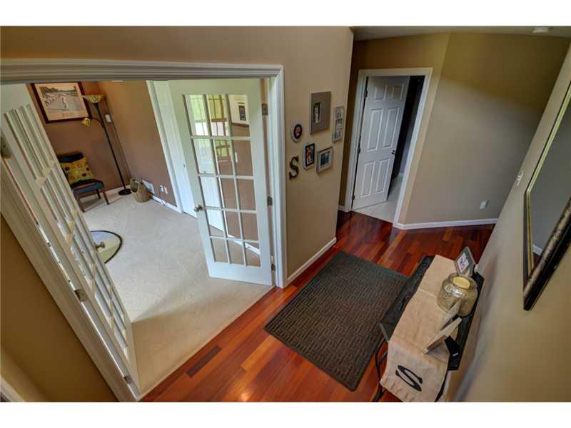 117 Oakland Heights Road Monaca, PA 15061 - Photo 13 of 21 Entry/Foyer.