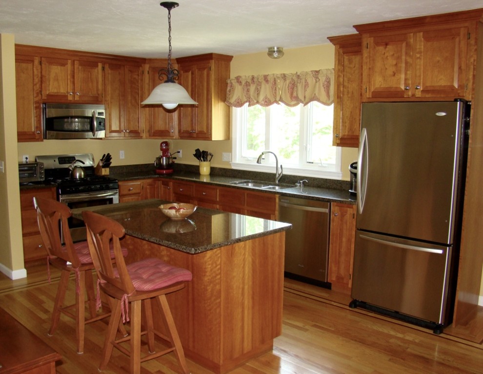 12 Huckleberry Road Hopkinton, MA 01748 - Photo 8 of 14 Gallery Image 8