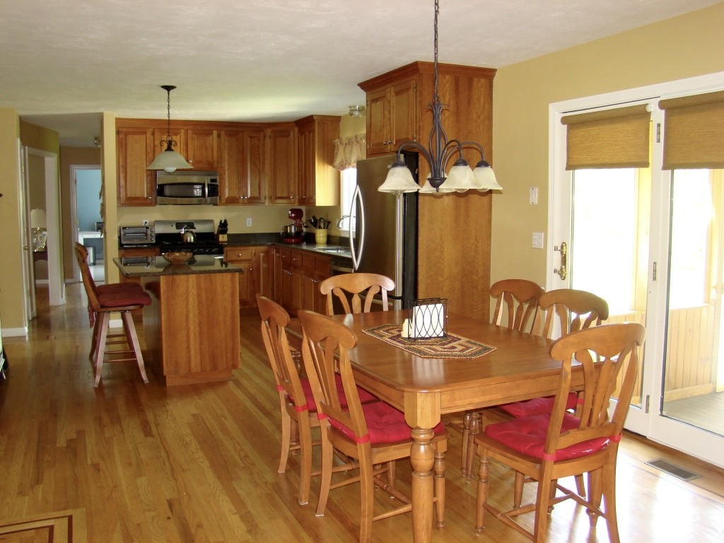 12 Huckleberry Road Hopkinton, MA 01748 - Photo 9 of 14 Gallery Image 9