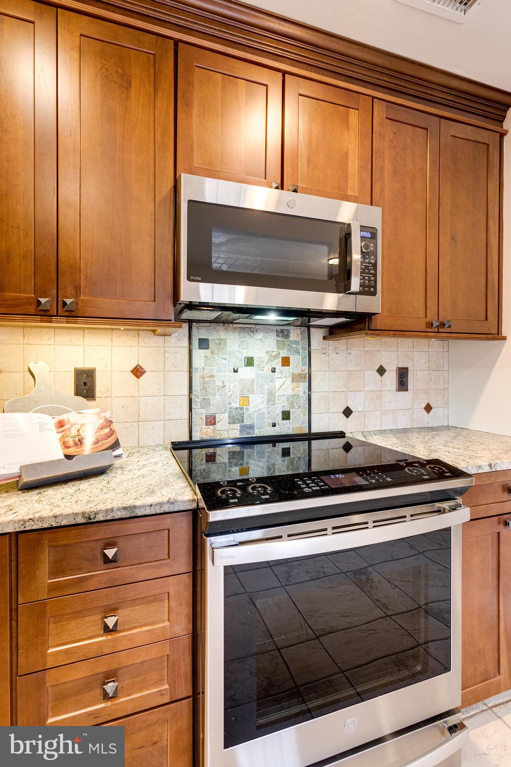 8434 Grenoble Court Springfield, VA 22152 - Photo 13 of 41 Gallery Image 13