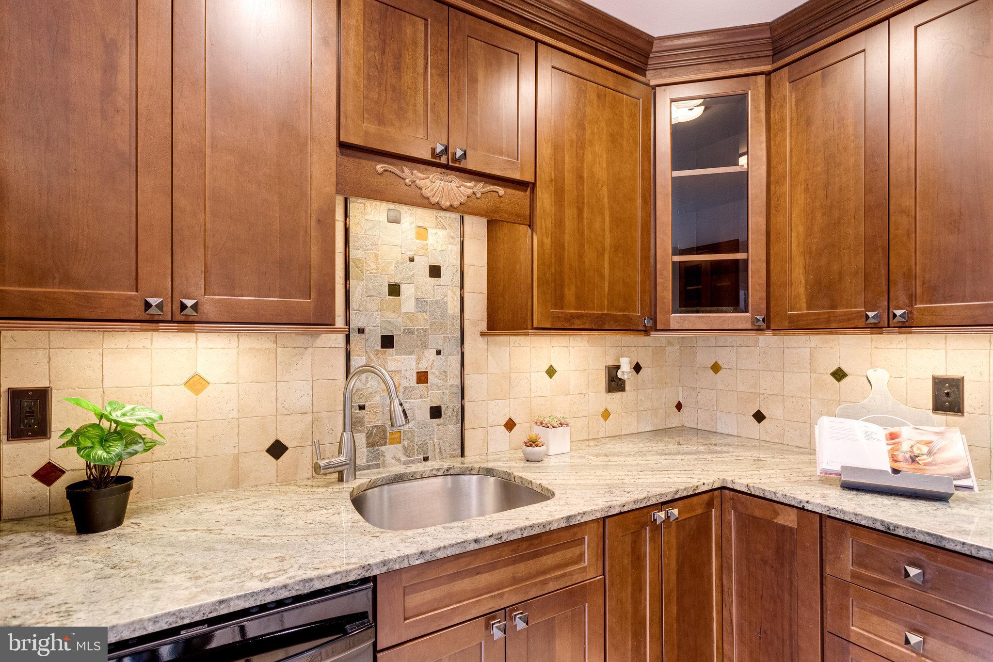 8434 Grenoble Court Springfield, VA 22152 - Photo 17 of 41 Gallery Image 17