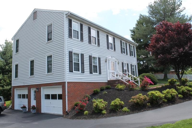1133 Overland Road Southwest Roanoke, VA 24015 - Photo 2 of 38 Overland Garage View