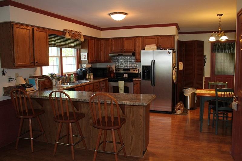 1133 Overland Road Southwest Roanoke, VA 24015 - Photo 11 of 38 Kitchen2