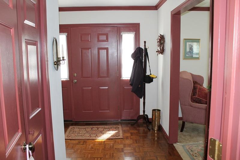 1133 Overland Road Southwest Roanoke, VA 24015 - Photo 4 of 38 Foyer