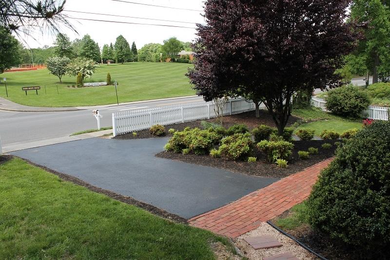1133 Overland Road Southwest Roanoke, VA 24015 - Photo 36 of 38 Landscaping