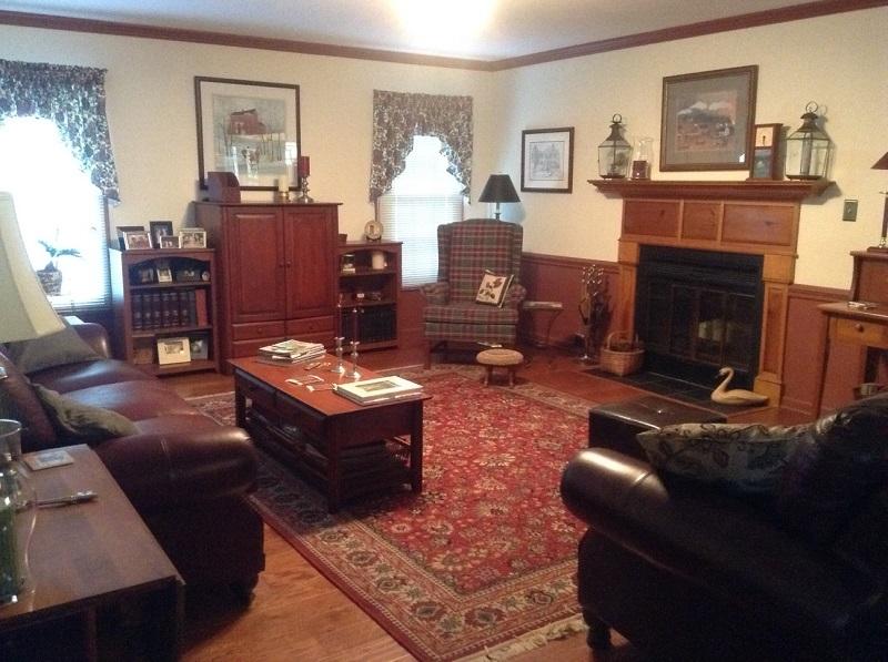 1133 Overland Road Southwest Roanoke, VA 24015 - Photo 7 of 38 Family Room