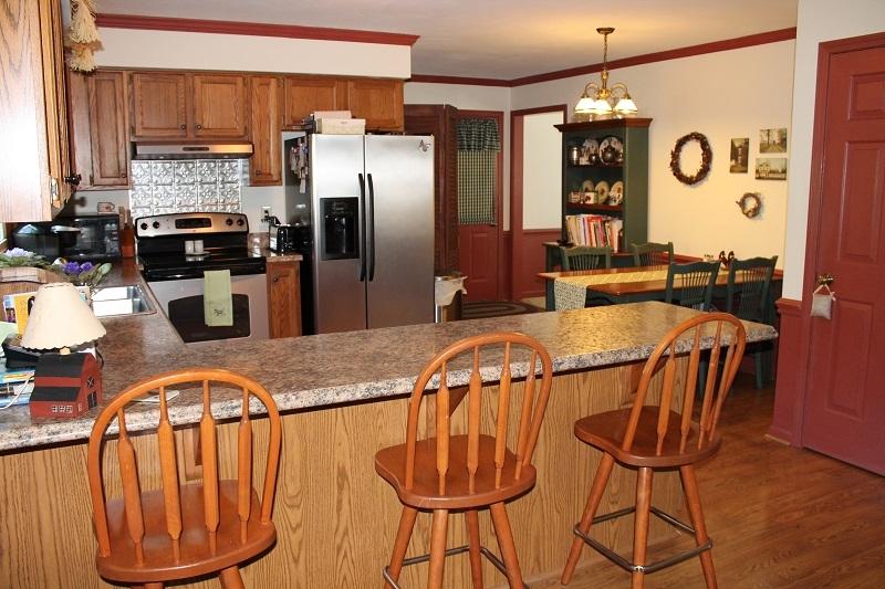 1133 Overland Road Southwest Roanoke, VA 24015 - Photo 9 of 38 Kitchen