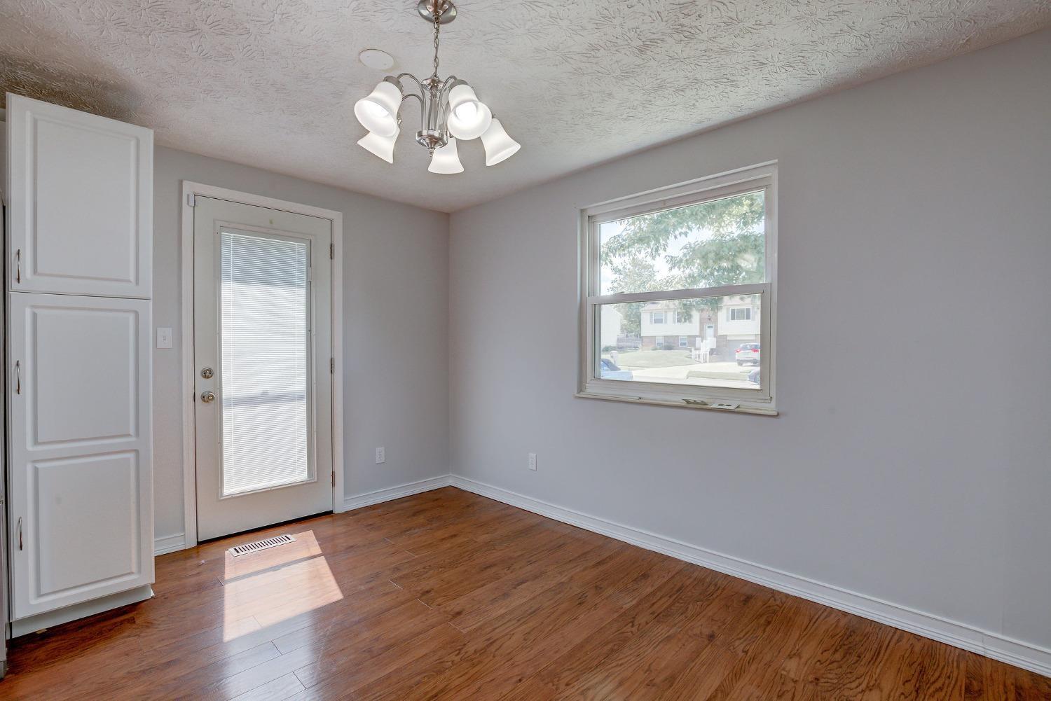 1813 Del Rio Drive Hamilton, OH 45013 - Photo 10 of 24 Gallery Image 10