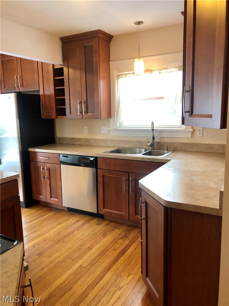 2103 Hampstead Road Cleveland Heights, OH 44118 - Photo 16 of 28