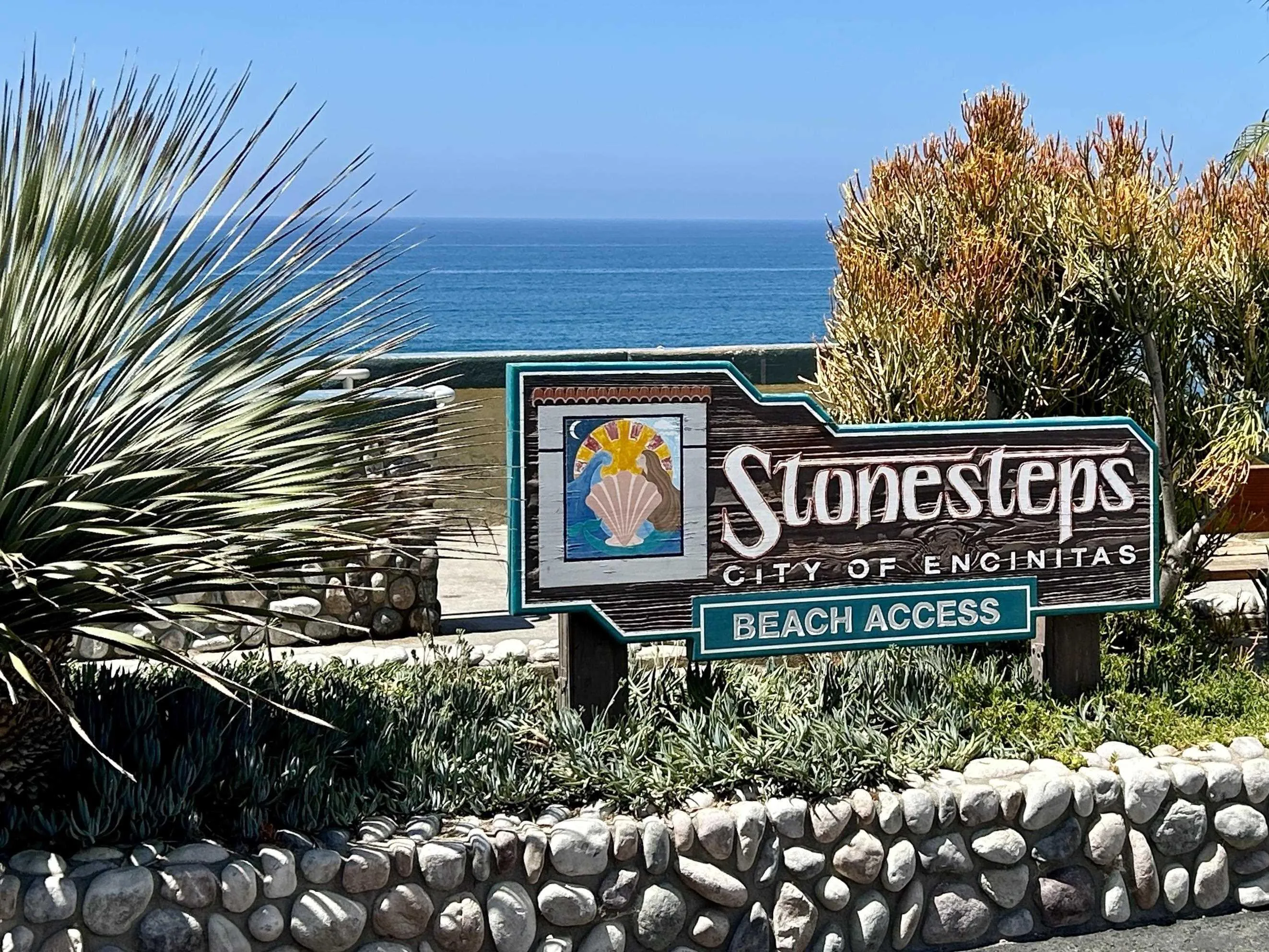 553 North Vulcan Avenue Encinitas, CA 92024 - Photo 19 of 21 a view of sign board