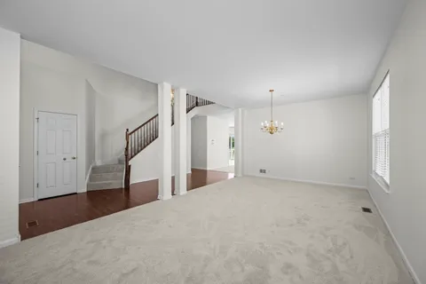 $639,900 | 6065 Irene Drive, Hoffman Estates, IL 60192