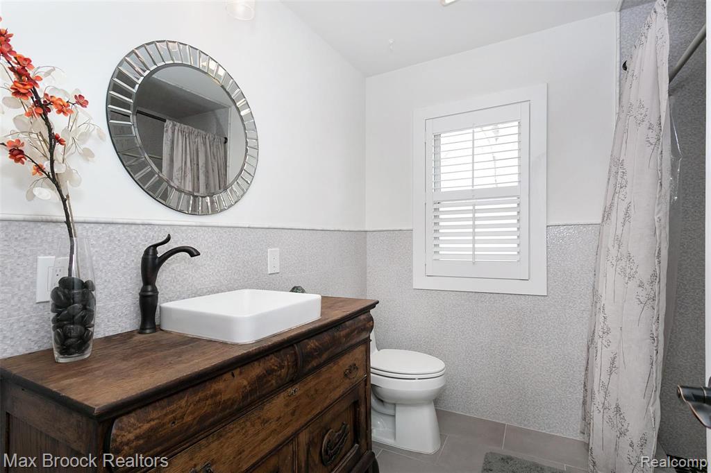 3630 Orchard Lake Road, Unit 1 West Bloomfield, MI 48324 - Photo 13 of 31
