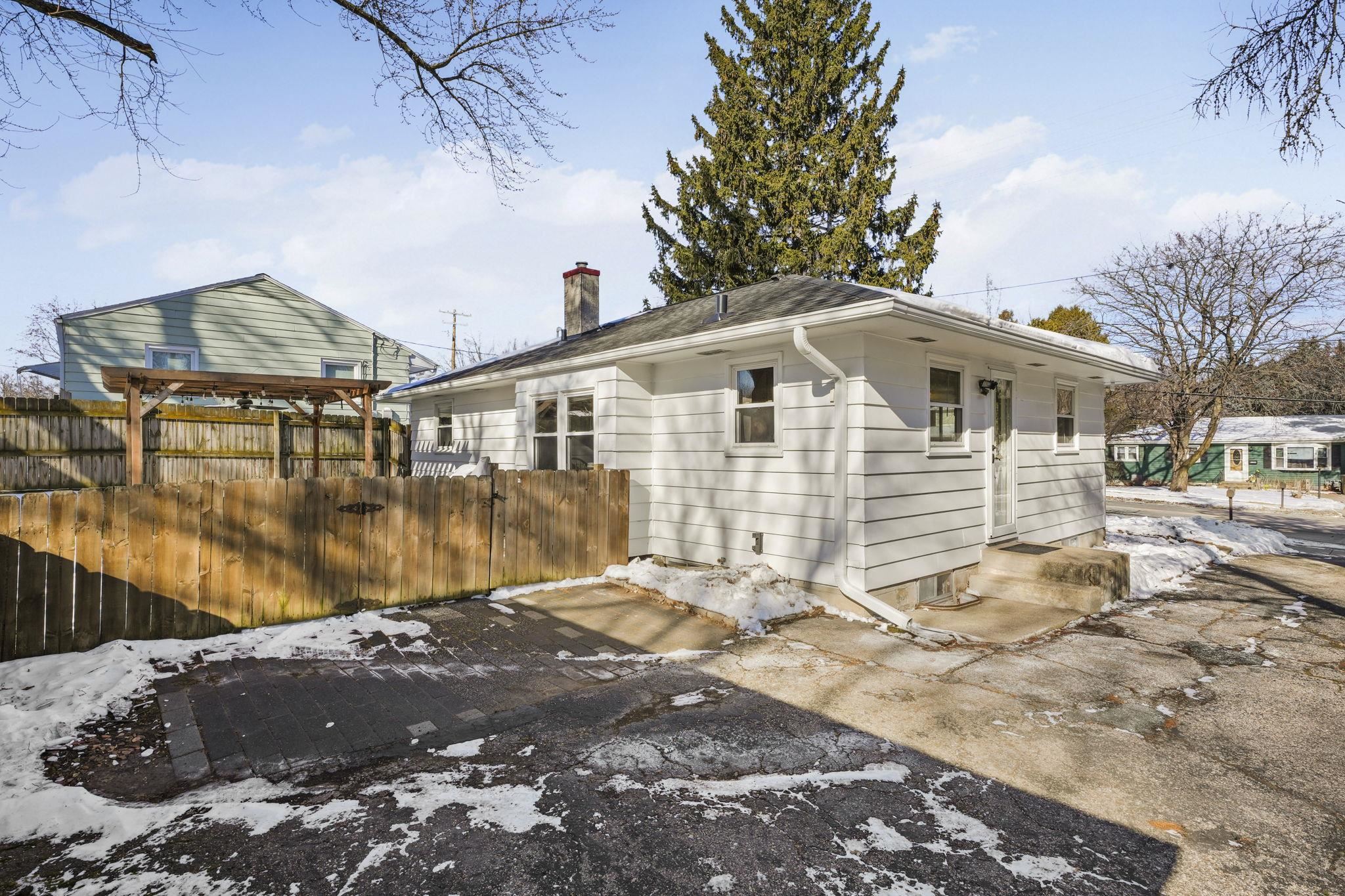 1213 Troy Drive Madison, WI 53704 - Photo 39 of 42