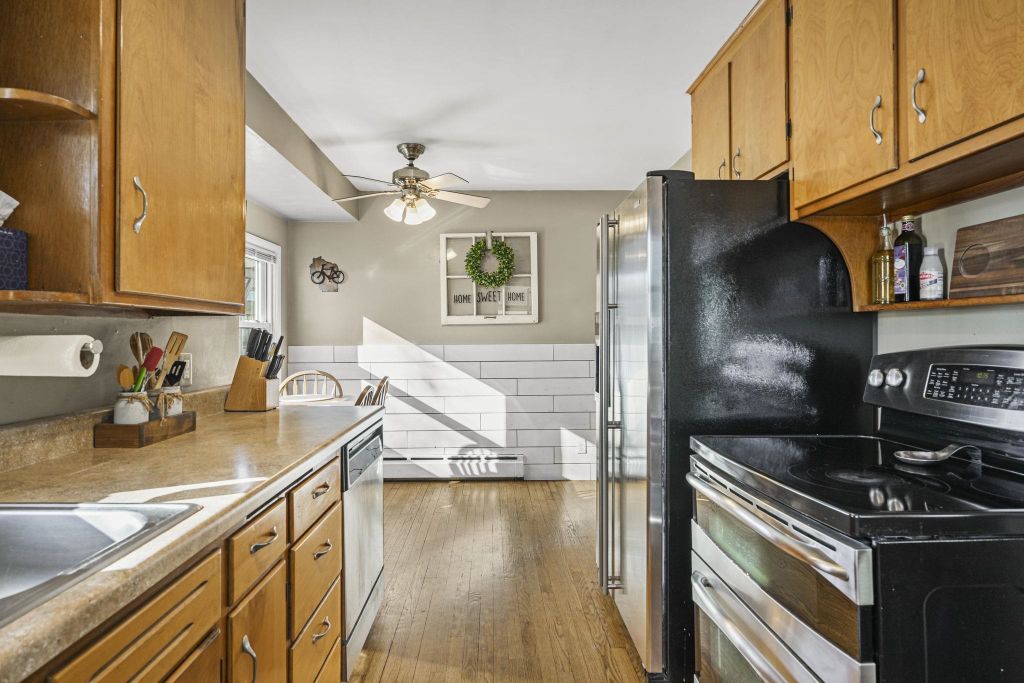 1213 Troy Drive Madison, WI 53704 - Photo 8 of 42