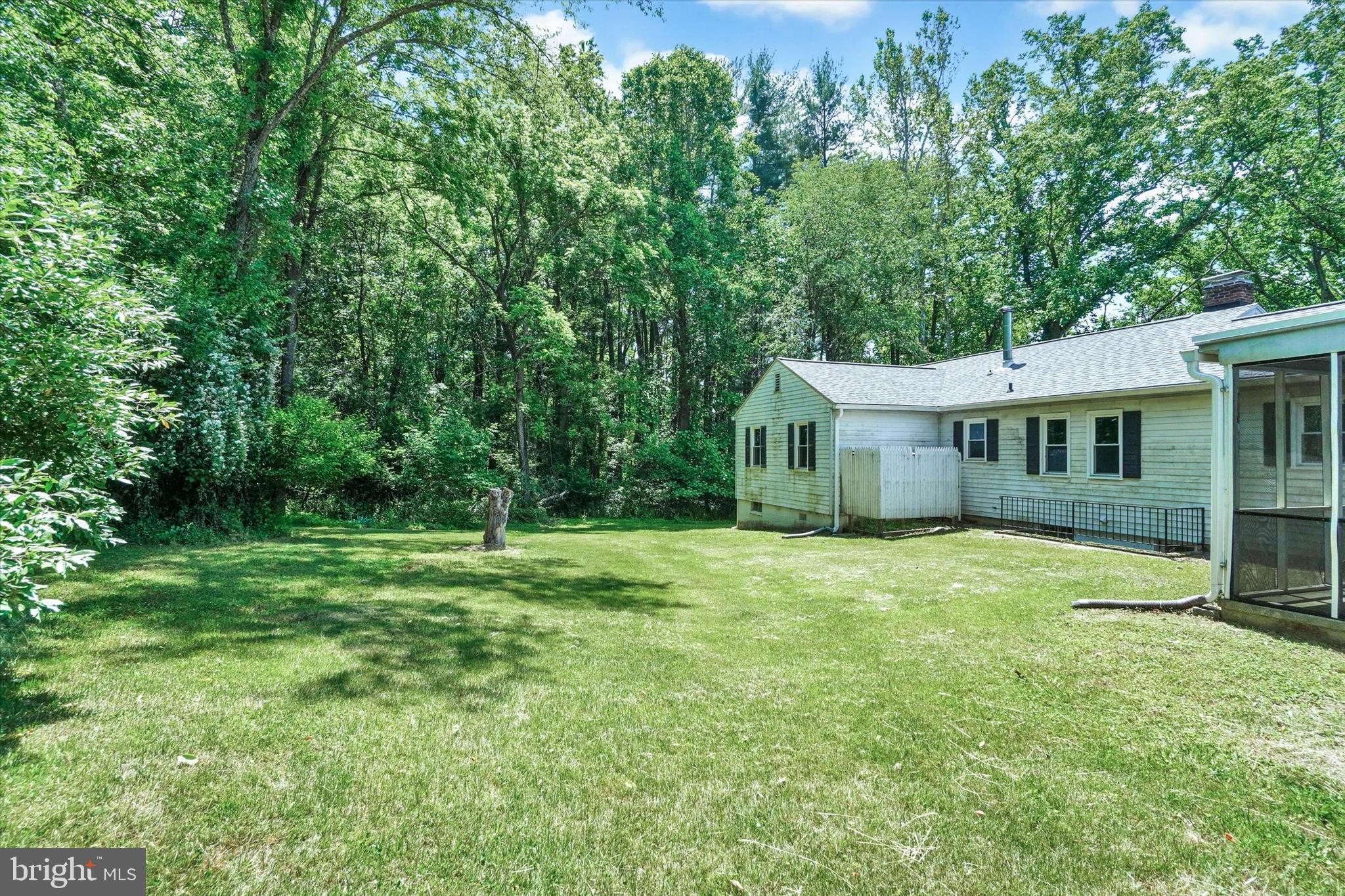 1912 Corbett Road Monkton, MD 21111 - Photo 42 of 46 And there's an outdoor shower, too...