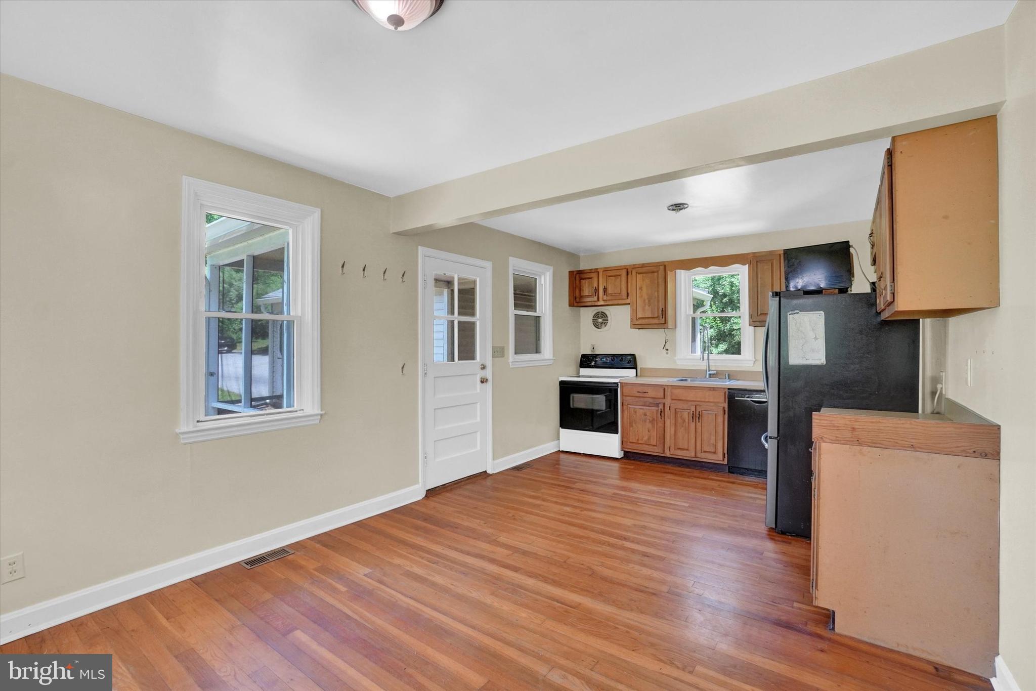 1912 Corbett Road Monkton, MD 21111 - Photo 10 of 46 And access to the screened porch & garage
