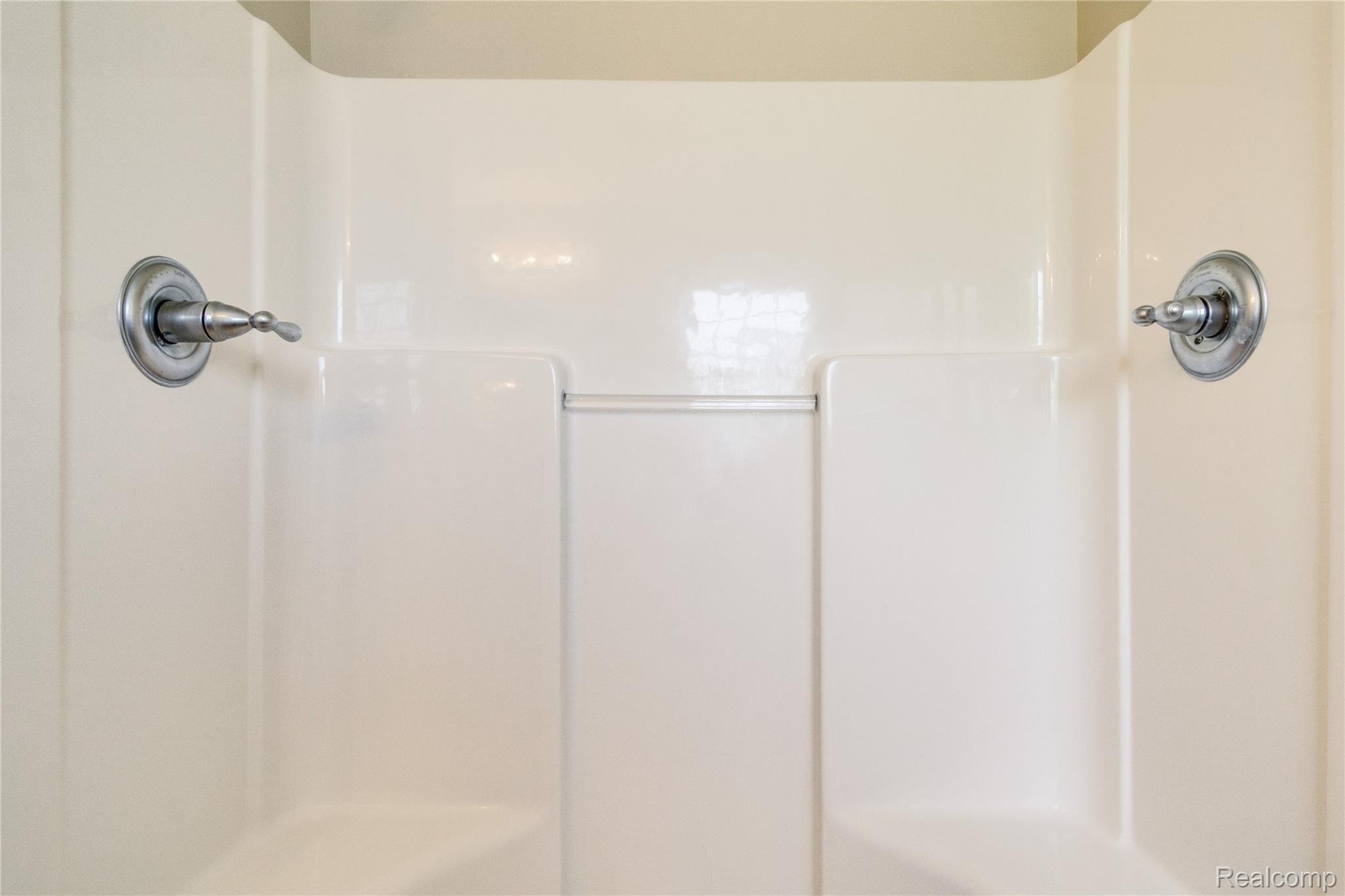 3476 Cone Avenue Rochester, MI 48309 - Photo 29 of 53 Interiors (24 of 41).jpg