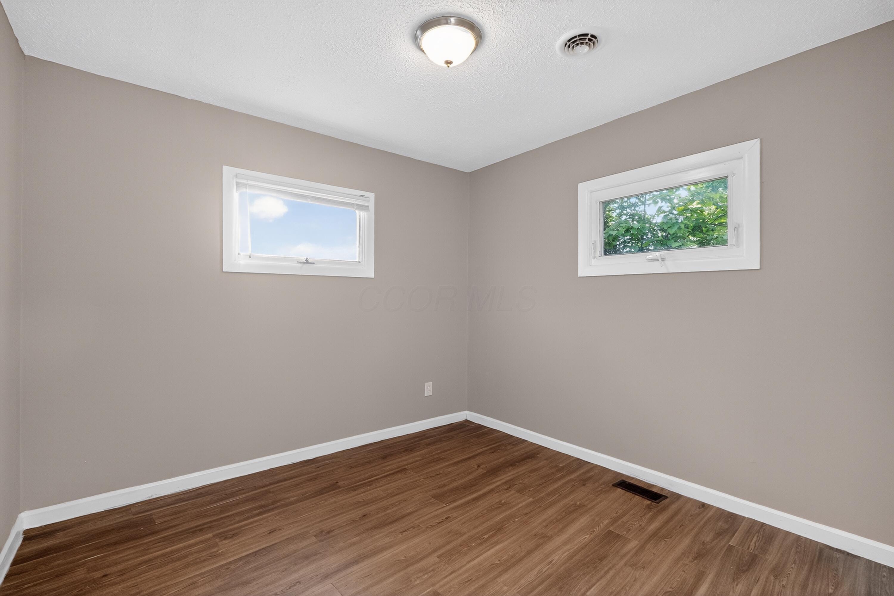 1572 Northridge Road Columbus, OH 43224 - Photo 21 of 32