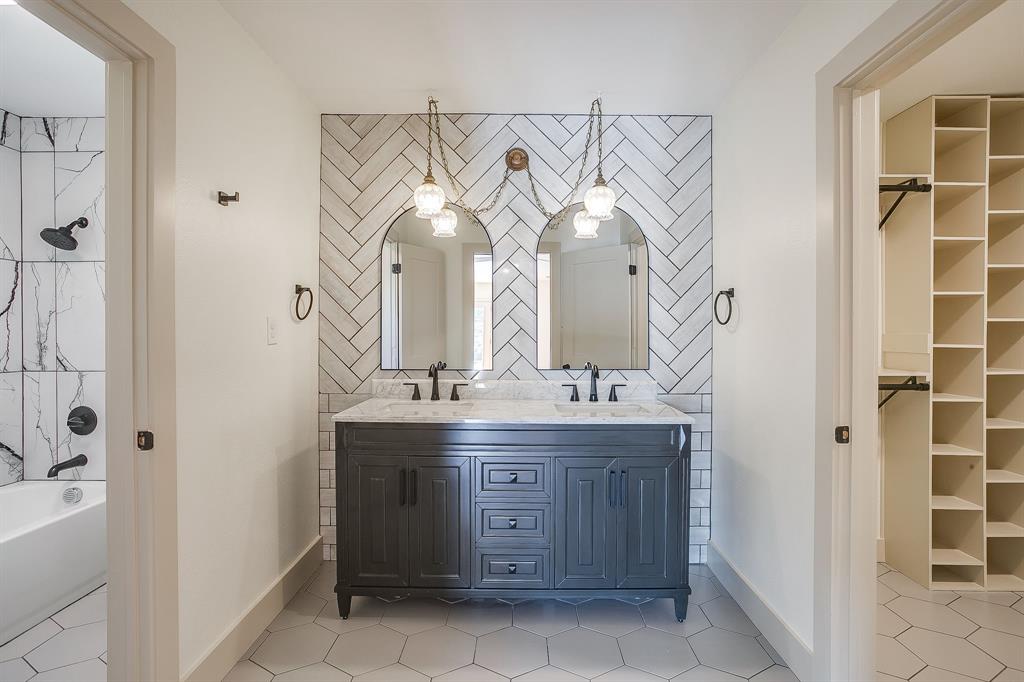 6301 Greenfield Road Fort Worth, TX 76135 - Photo 11 of 28 Gallery Image 11