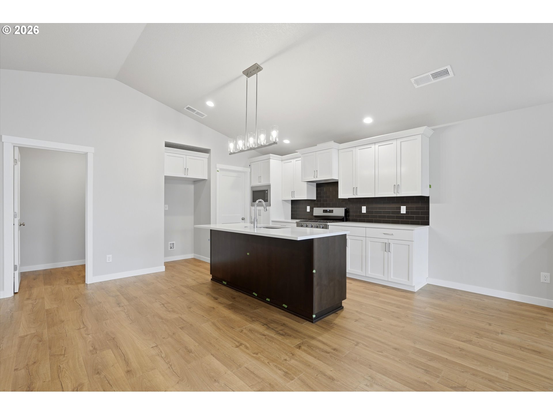 1635 Southeast Hankel Street Dallas, OR 97338 - Photo 5 of 21