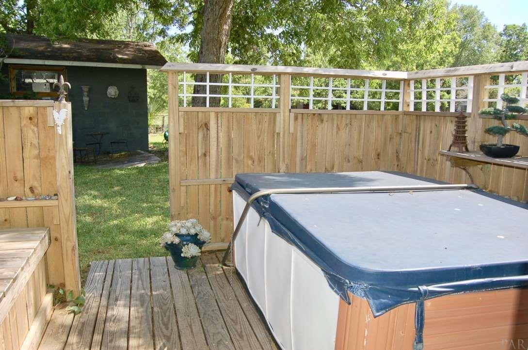 9775 North Loop Road Pensacola, FL 32507 - Photo 16 of 49 Gallery Image 16