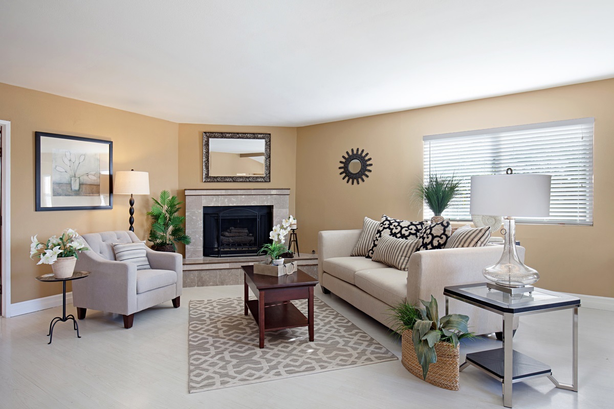 737 Nardo Road Encinitas, CA 92024 - Photo 2 of 24