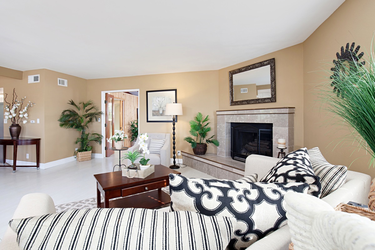 737 Nardo Road Encinitas, CA 92024 - Photo 3 of 24