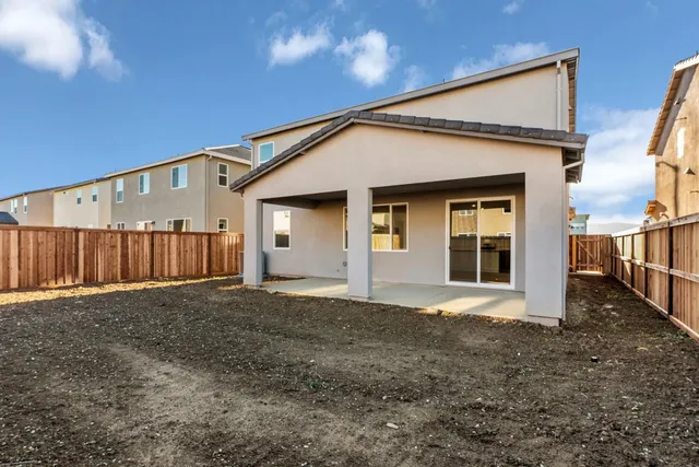 $591,990 | 820 Summerhouse Drive, Patterson, CA 95363