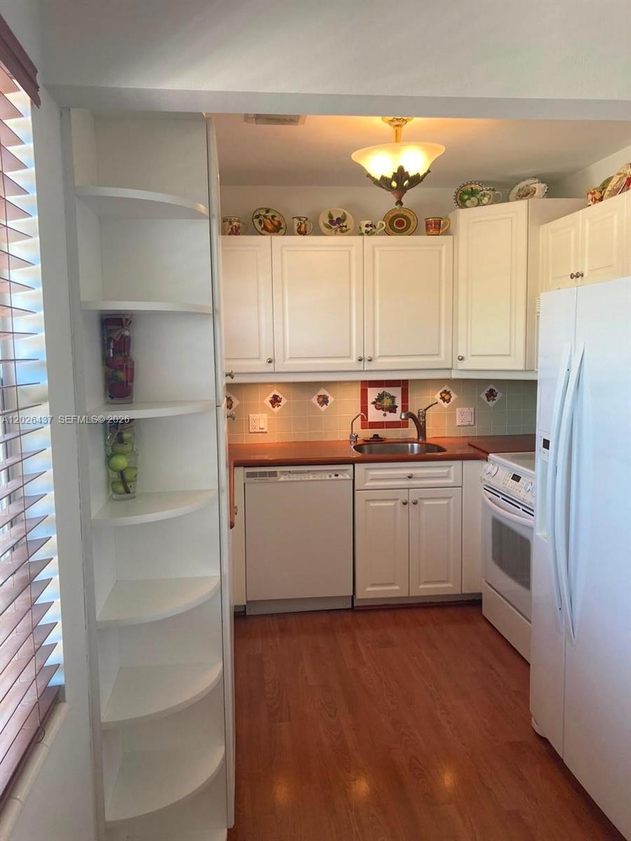 449 Fanshaw K, Unit 449 Boca Raton, FL 33434 - Photo 18 of 71