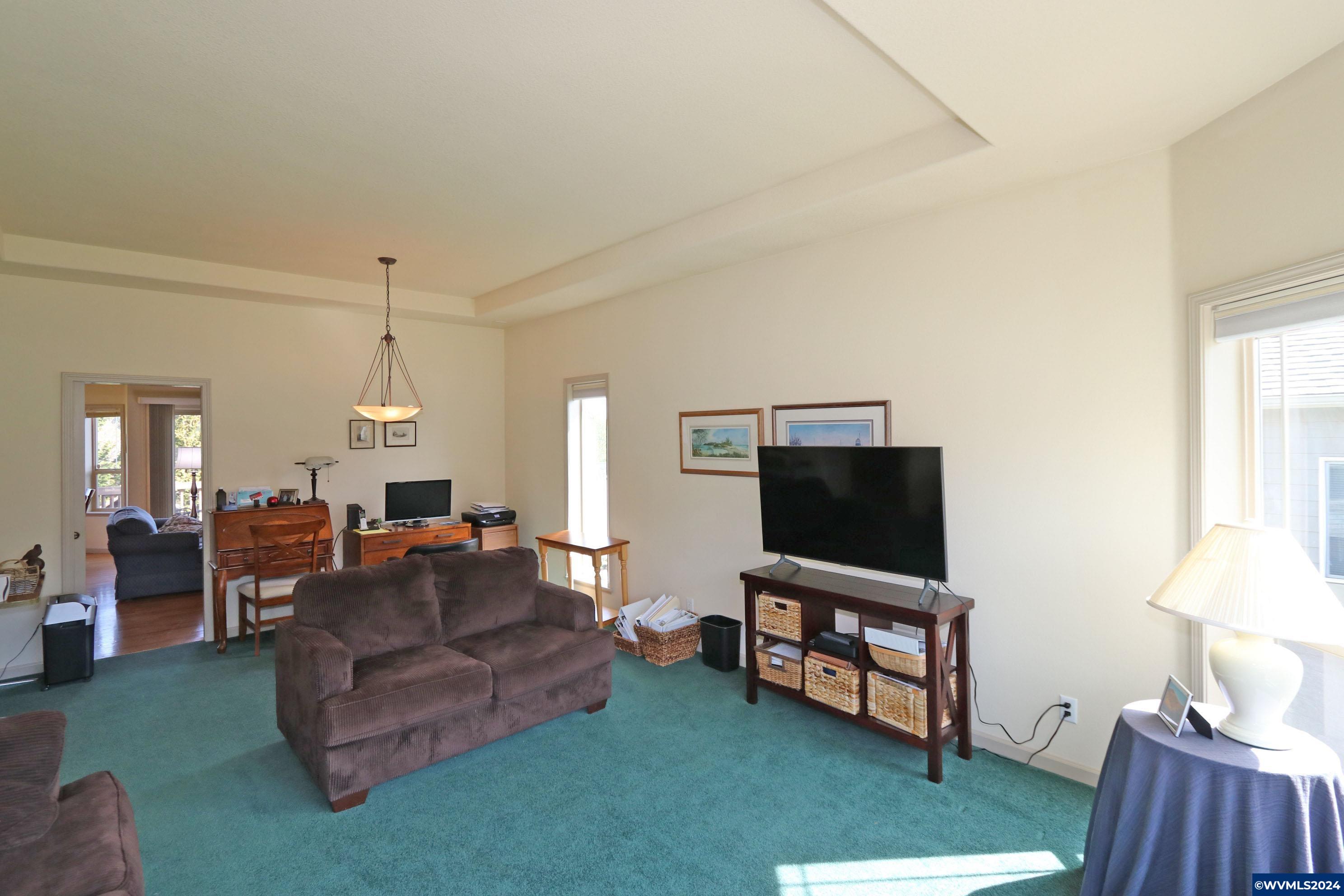 1480 Ranier Loop Northwest Salem, OR 97304 - Photo 3 of 33 Gallery Image 3