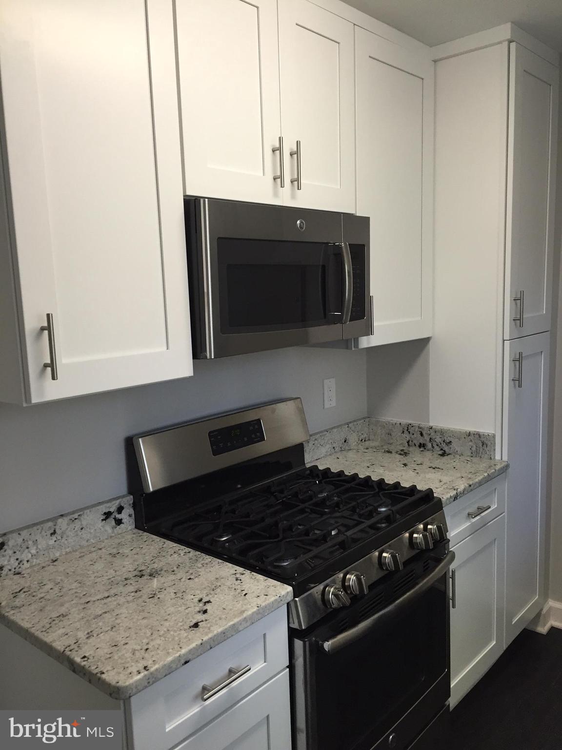 5354 Pooks Hill Road, Unit 302 Bethesda, MD 20814 - Photo 10 of 20 Kitchen - Nearly NEW