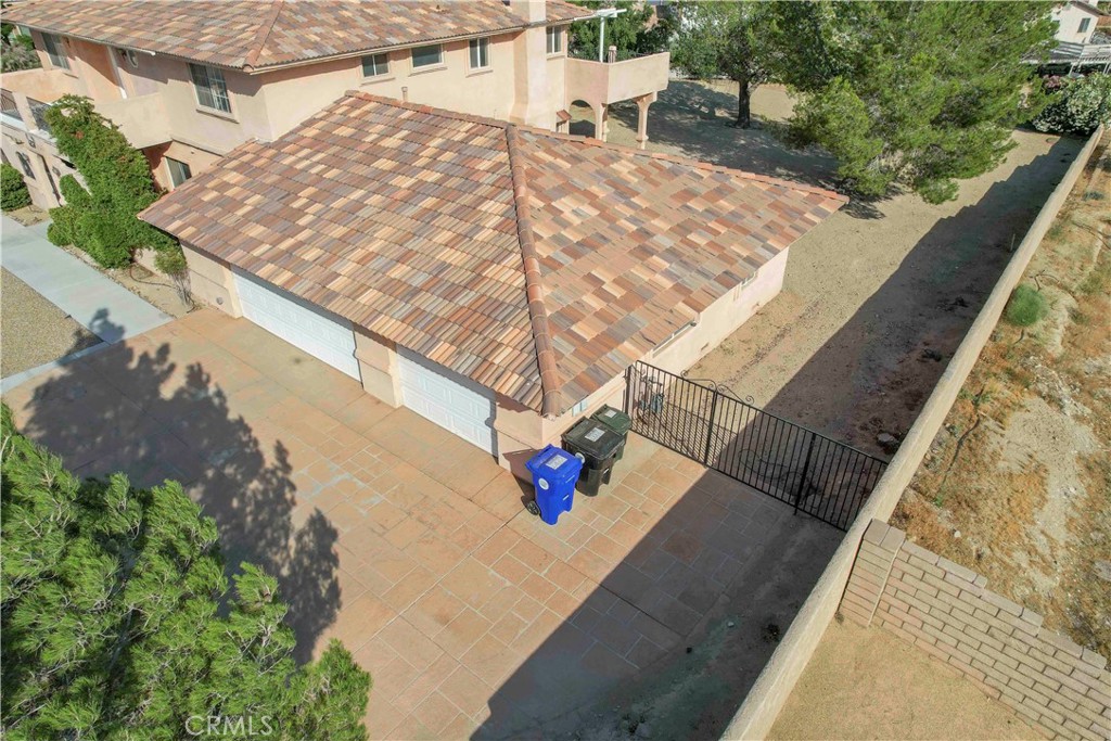 18633 Kamana Road Apple Valley, CA 92307 - Photo 4 of 50