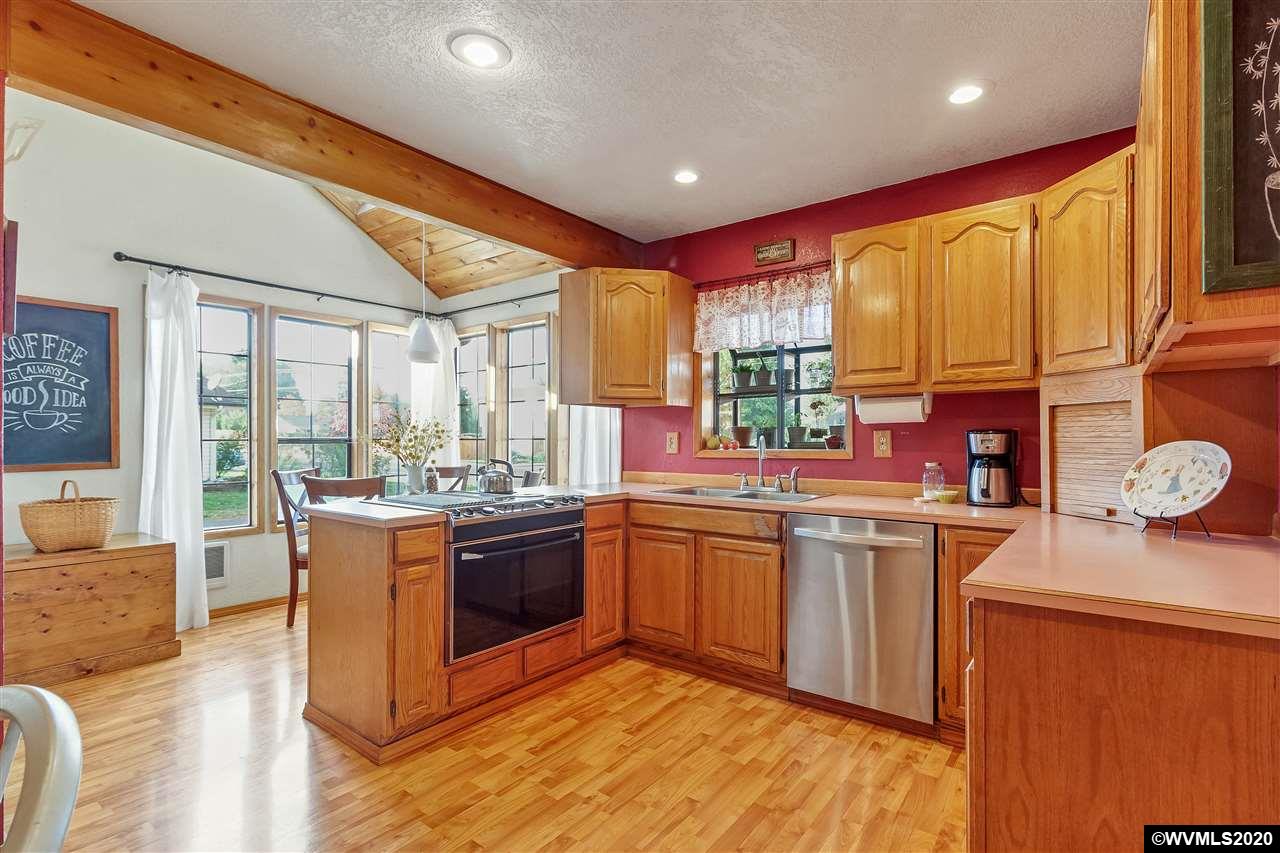 4460 Auburn Road Northeast Salem, OR 97301 - Photo 13 of 40 Gallery Image 13