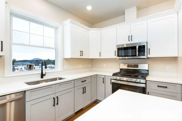 $577,450 | 7 Dogwood Circle, Unit 7 WELCHII, Milton, VT 05468