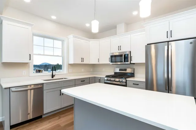 $577,450 | 7 Dogwood Circle, Unit 7 WELCHII, Milton, VT 05468