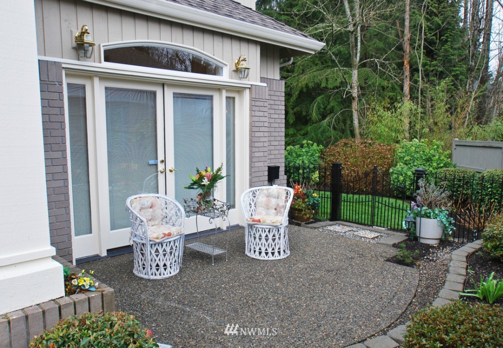 11130 Northeast 160th Place Bothell, WA 98011 - Photo 17 of 19 Gallery Image 17