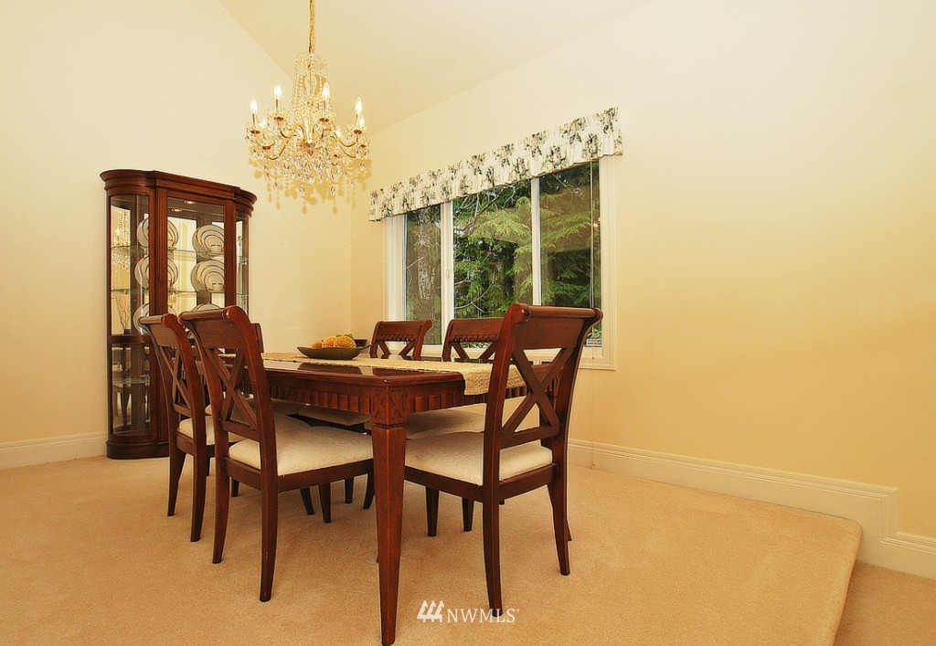 11130 Northeast 160th Place Bothell, WA 98011 - Photo 4 of 19 Gallery Image 4