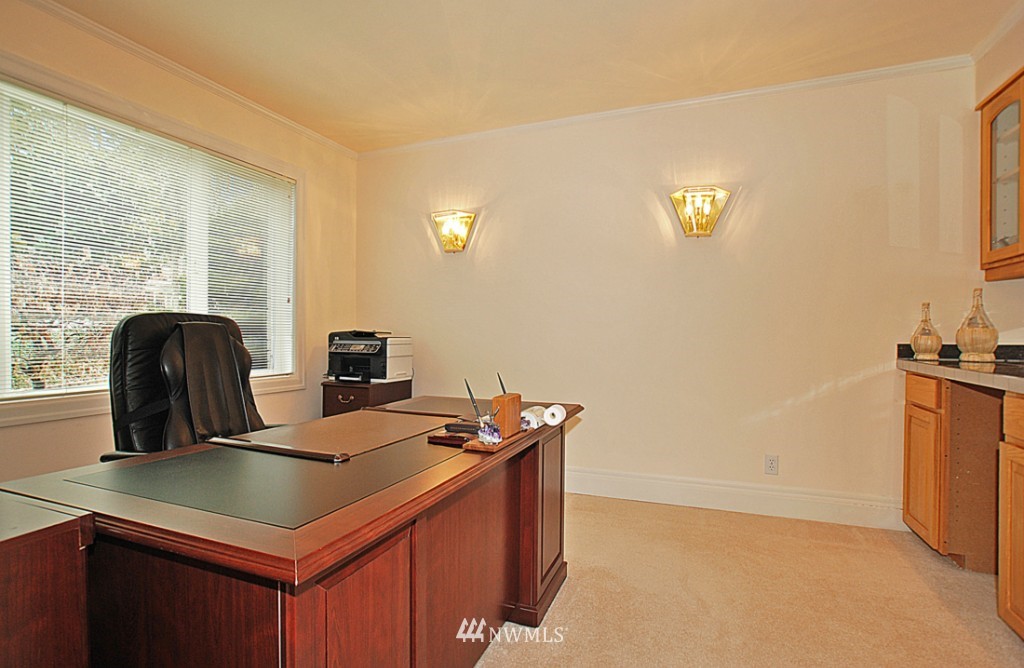11130 Northeast 160th Place Bothell, WA 98011 - Photo 10 of 19 Gallery Image 10