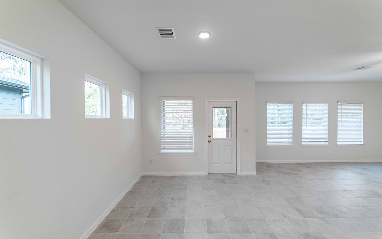 10604 Altitude Way Conroe, TX 77303 - Photo 5 of 33 an empty room with windows