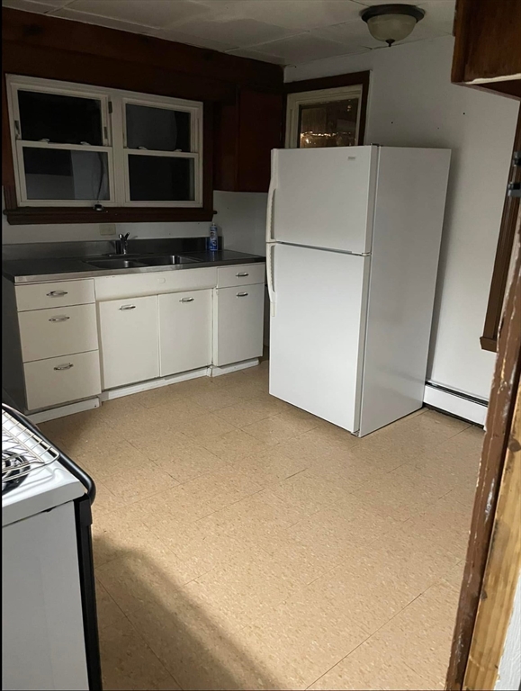 52 Orlando Street Springfield, MA 01108 - Photo 14 of 36