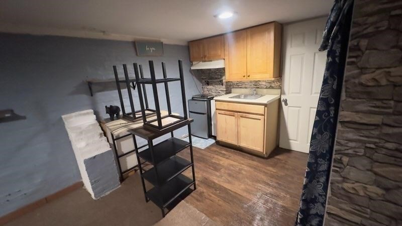 52 Orlando Street Springfield, MA 01108 - Photo 28 of 36