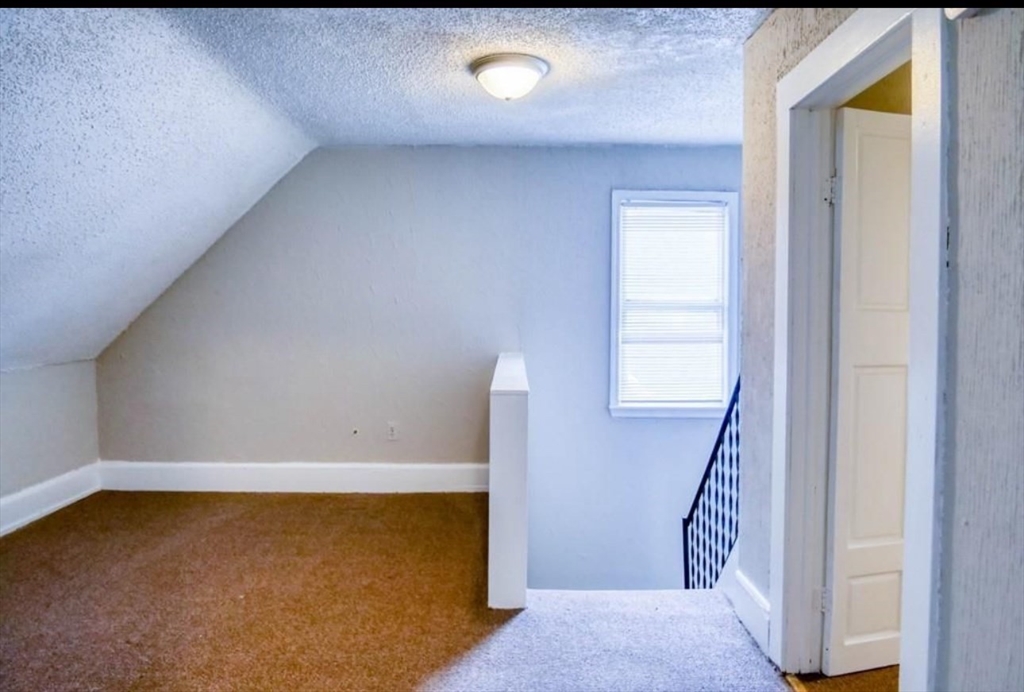 52 Orlando Street Springfield, MA 01108 - Photo 10 of 36